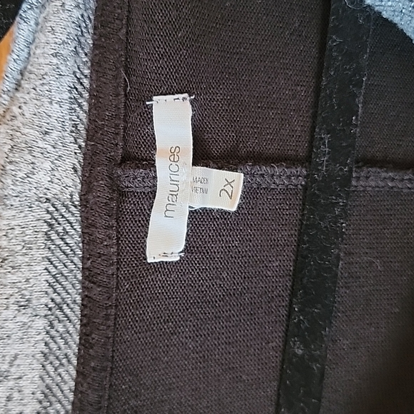 2X Women's Maurices Cowl Neck Top - Picture 2 of 3